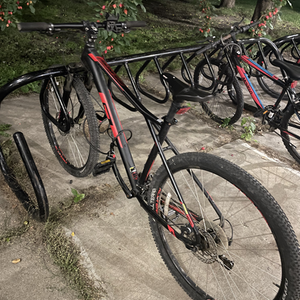 2018 GT Bicycles Avalanche sport 29 men's mountain bike Black and Red