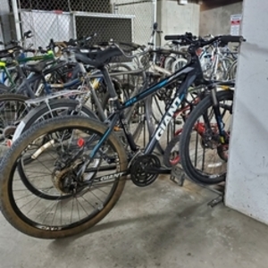 2016 Giant ATX 27.5 Black and Blue
