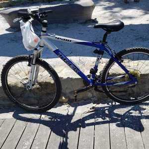 2004 Trek 4500 Blue and Silver, gray or bare metal