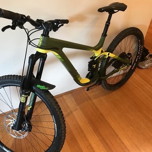 2015 Giant Reign Advanced 27.5 Green and Yellow or Gold