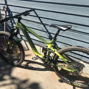 2015 Giant Reign Advanced 27.5 Green and Yellow or Gold