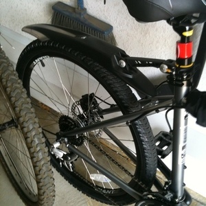 2012 Giant Sedona (Gray/Blue) Silver, gray or bare metal