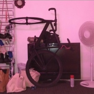 Aventón Black and Pink