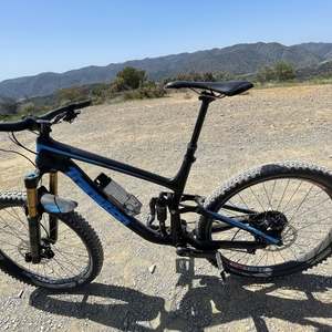 2016 Transition Bikes Patrol Carbon 1 Black and Blue