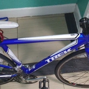 2021 Trek 1.2 Blue and White