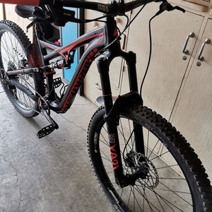2014 Specialized Camber Evo 29 Black and Red