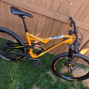 2016 Specialized Stumpjumper Expert Carbon 650B Orange and Black