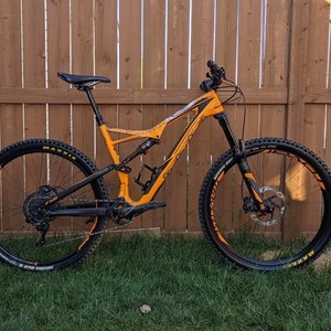 2016 Specialized Stumpjumper Expert Carbon 650B Orange and Black