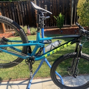 2020 Trek Top Fuel 9.8 Blue and Black