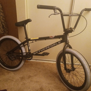 WeThePeople Nova Black and White