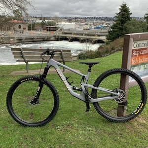 2021 Santa Cruz Hightower C R Silver, gray or bare metal