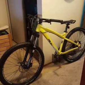 2017 Diamondback Sync'R Yellow or Gold