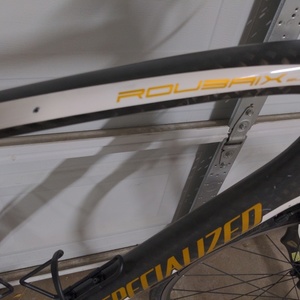 2011 Specialized Roubaix Elite SL2 Apex Compact Black, White, and Yellow or Gold