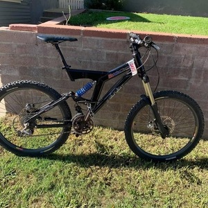 Manitou Mountain bike Black