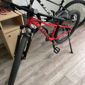 2021 Trek Marlin 6 Red