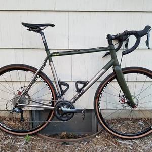 Foundry Cycles Overland Silver, gray or bare metal and Green