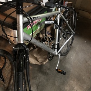 Specialized Sirrus Comp Silver, gray or bare metal