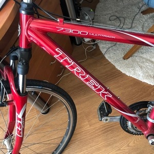 Trek 7300 Red