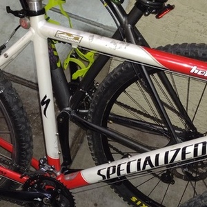 2002 Specialized Hotrock A1 FS 26 White, Red, and Black