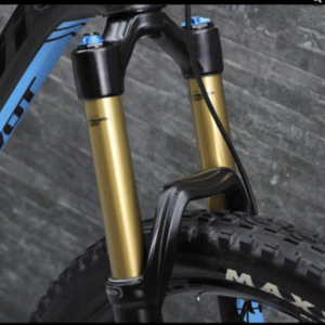 2018 Pivot Mach 5.5 Black and Blue