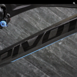 2018 Pivot Mach 5.5 Black and Blue