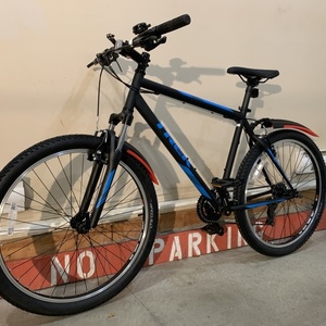 Trek Black