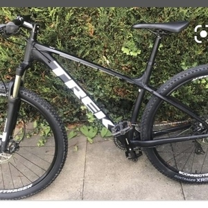 2020 Trek Marlin 5 Black and White