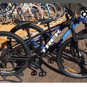 2020 Trek Marlin 5 Black and White