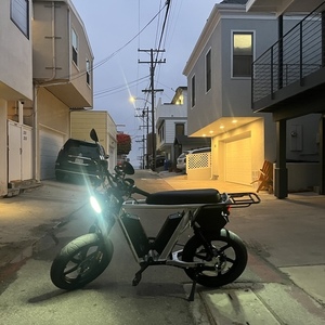 2021 Juiced Bikes Hyperscrambler 2 Silver, gray or bare metal and Black