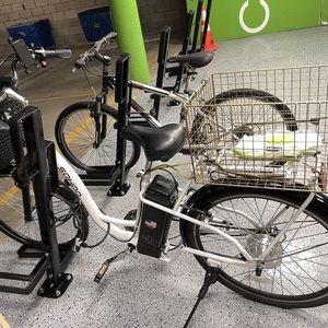 2021 Sohoo EBike with front basket Camel Cruiser White