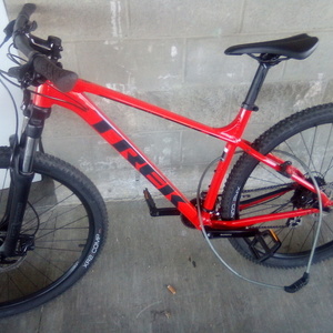 2021 Trek Marlin 6 - Large Red