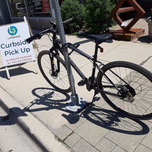 2019 Specialized CrossTrail Hydraulic Disc (Medium size) Black and Silver, gray or bare metal