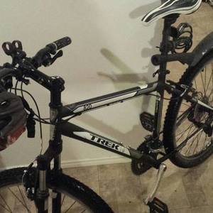 Trek 820 Black and White