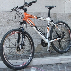 2007 Vektor Jove White