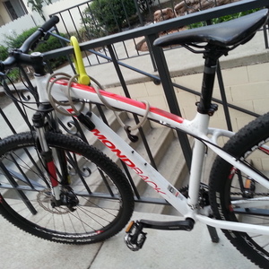 2015 Diamondback 6061-T6 aluminum alloy hardtail frame White and Red