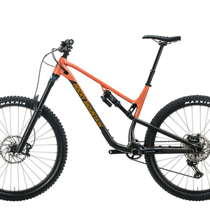 2022 Rocky Mountain Bicycles Altitude Alloy 50 Silver, gray or bare metal