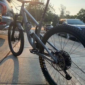 2019 Santa Cruz Bronson Silver, gray or bare metal