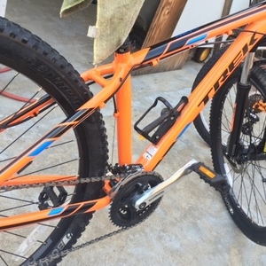 2015 Trek Alpha Silver Aluminum w/semi-integrated head tube, rack & fender mounts, G2 Geometry on...