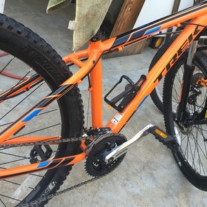 2015 Trek Alpha Silver Aluminum w/semi-integrated head tube, rack & fender mounts, G2 Geometry on...