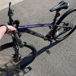 2021 Trek 587374 Purple