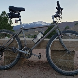 Specialized Hardrock Sport Silver, gray or bare metal