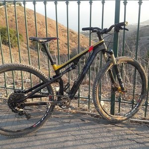 2016 Salsa Spearfish Black and Yellow or Gold