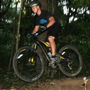 2016 Specialized Camber Black