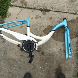 Jamis Earth Cruiser 1 Step-Thru White and Blue