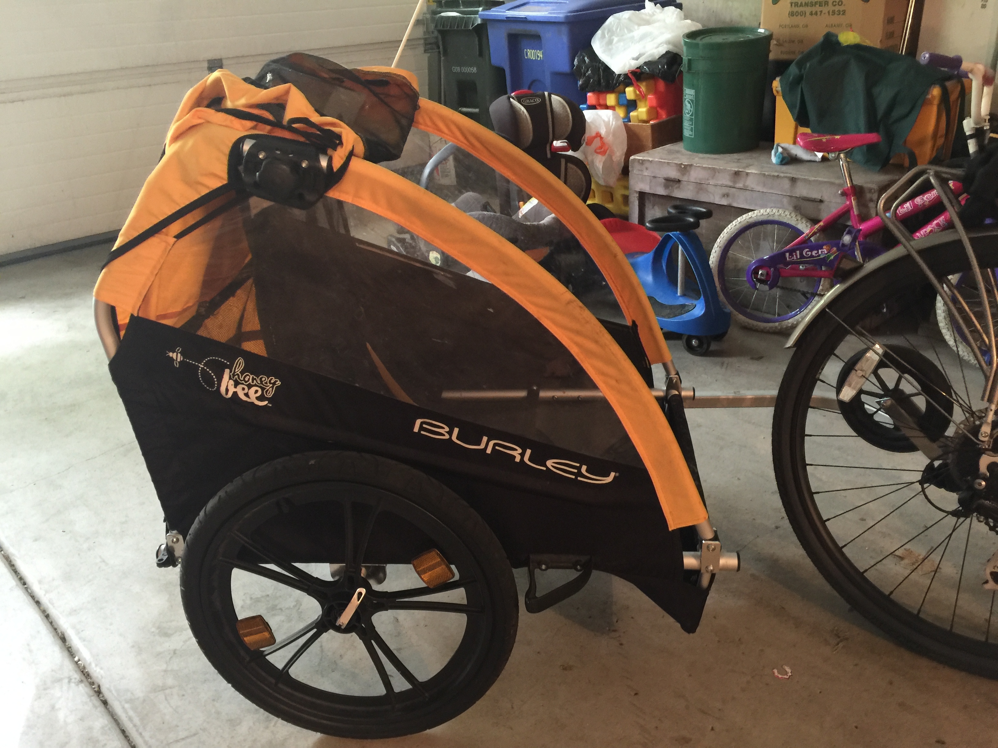 Burley Honey Bee bike trailer
