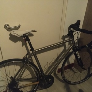 Lynskey R140 Silver, gray or bare metal