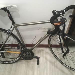 Lynskey R140 Silver, gray or bare metal