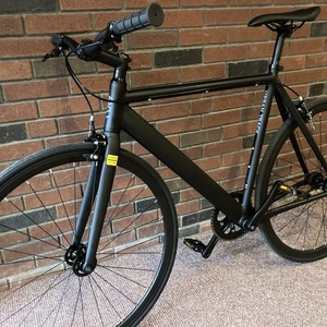 2022 6KU Urban Track Black