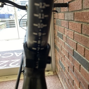 2022 6KU Urban Track Black