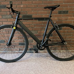 2022 6KU Urban Track Black